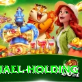 michael holding Royal - Win Real PKR